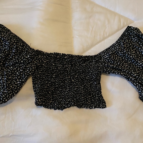 Off the shoulder floral crop - Picture 2 of 3